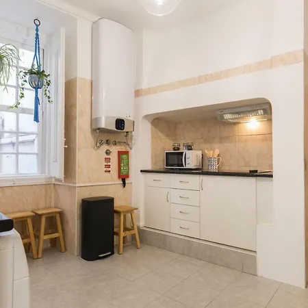 Blue Tiles In Center Apartman