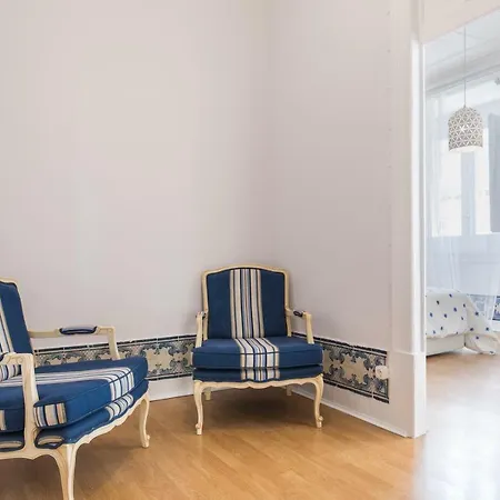 Blue Tiles In Center Apartment Lisbon