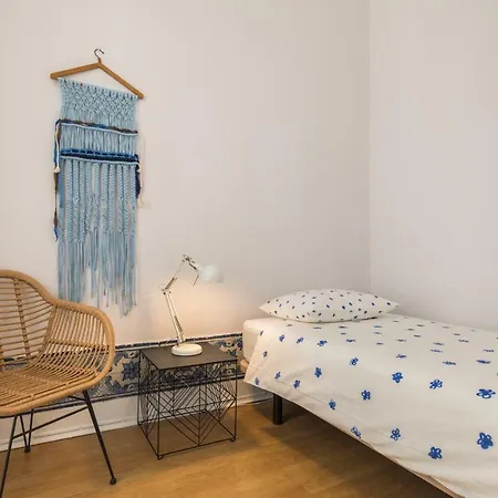 Blue Tiles In Center Apartment *