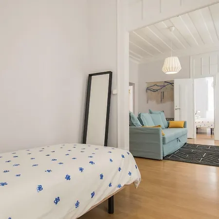 Blue Tiles In Center Apartment Lisbon