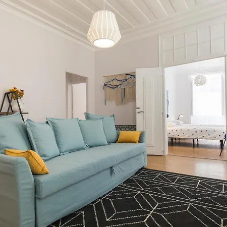 Apartment Blue Tiles In Center Lisbon