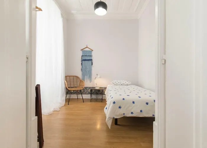 Blue Tiles In Center Διαμέρισμα